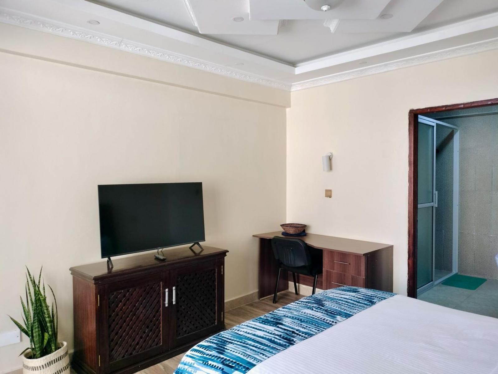 One-Bedroom Apartment with Park View,1632275293:JPEG